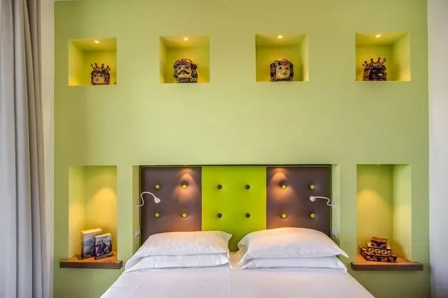 Deluxe Tek Büyük veya İki Ayrı Yataklı Oda, Balkon, Deniz Manzaralı