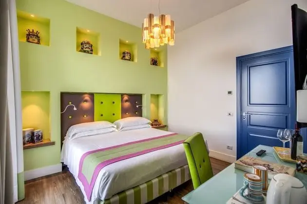 Deluxe Tek Büyük veya İki Ayrı Yataklı Oda, Balkon, Deniz Manzaralı