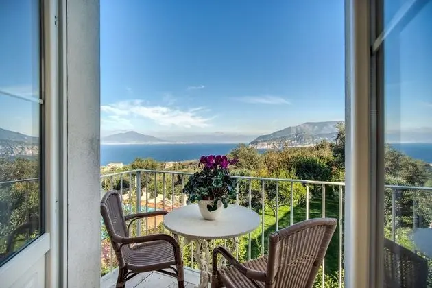 Deluxe Tek Büyük veya İki Ayrı Yataklı Oda, Balkon, Deniz Manzaralı