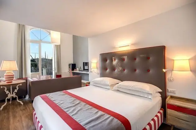 Süit, Teras, Bahçe Manzaralı
