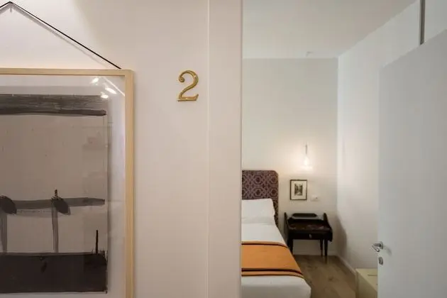 Tek Büyük Yataklı Oda, 1 Büyük (Queen) Boy Yatak (2)