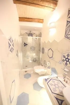 Comfort Oda, 1 Yatak Odası, Avlu Manzaralı (Box Doccia)