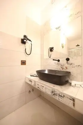 Deluxe Oda, 1 Yatak Odası, Sıcak Su Küveti, Avlu Manzaralı