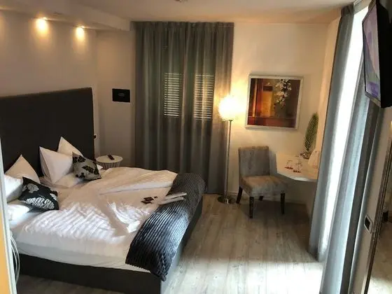 Tek Büyük Yataklı Oda, Dağ Manzaralı