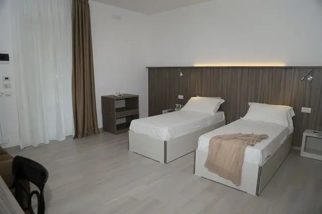 Classic Tek Büyük Yataklı Oda