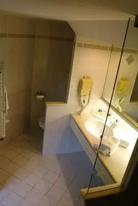 Tek Büyük veya İki Ayrı Yataklı Oda, Teras, Bahçe Manzaralı