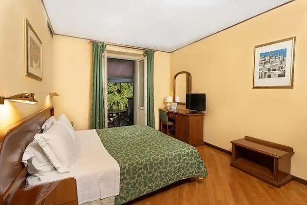 Premium Tek Büyük veya İki Ayrı Yataklı Oda