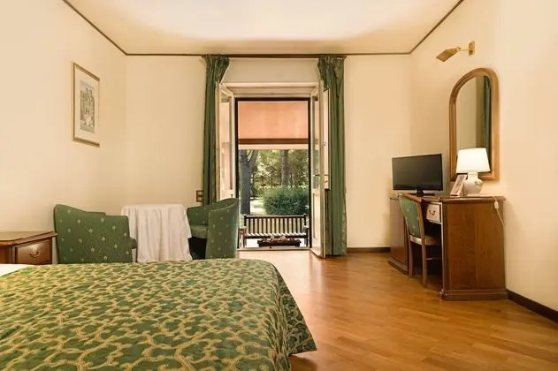 Premium Tek Büyük veya İki Ayrı Yataklı Oda