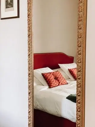 Oda (un matrimoniale o due letti singoli)