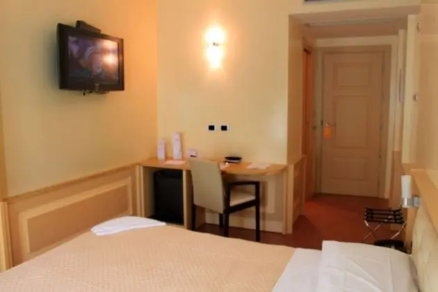 Basic Tek Büyük Yataklı Oda, 1 Yatak Odası