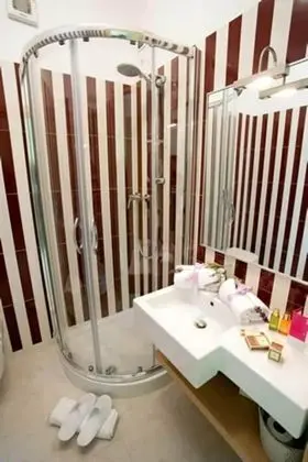 Basic Tek Büyük Yataklı Oda, 1 Yatak Odası