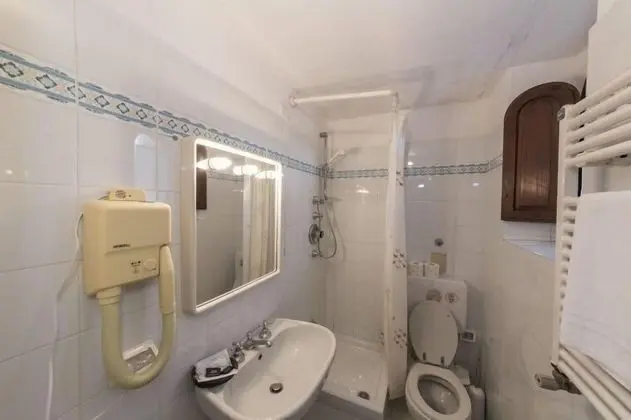 Comfort Tek Büyük veya İki Ayrı Yataklı Oda