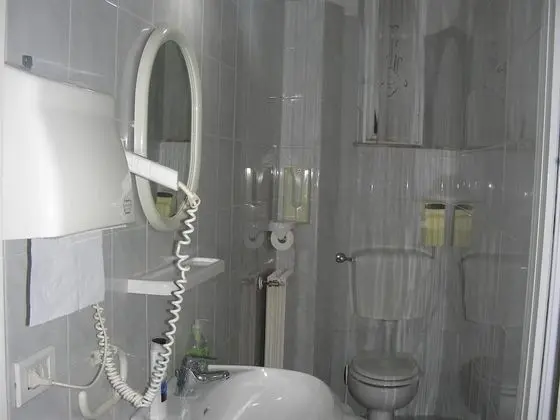 Dört Kişilik Oda, Özel Banyo (External)