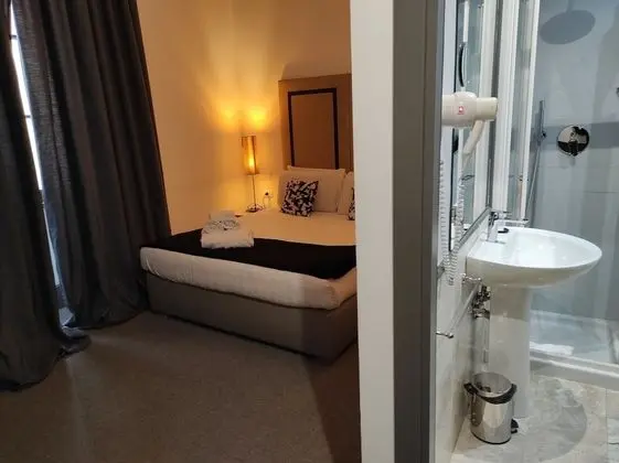 Superior Tek Büyük Yataklı Oda