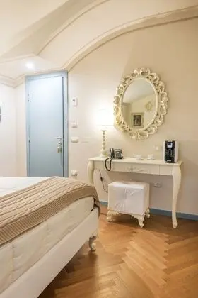 Classic Tek Büyük Yataklı Oda