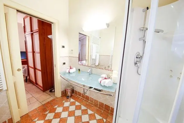 Comfort Tek Büyük veya İki Ayrı Yataklı Oda