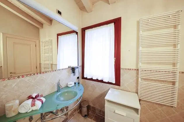 Comfort Tek Büyük veya İki Ayrı Yataklı Oda