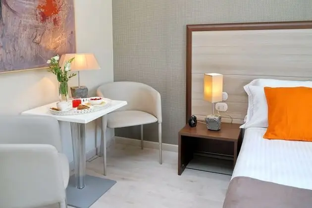 Comfort Tek Büyük Yataklı Oda