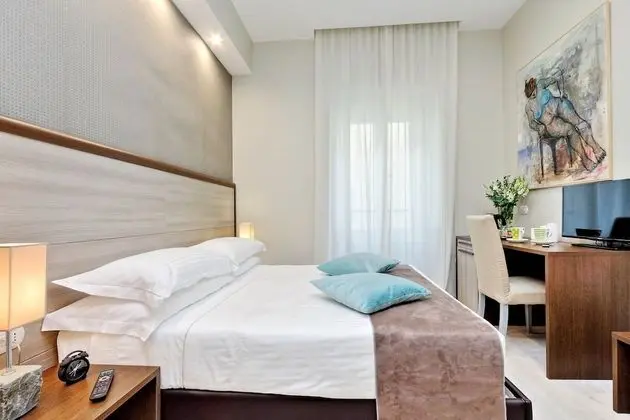 Tek Büyük Yataklı Oda