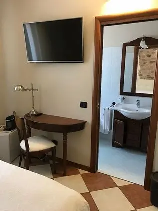 Üç Kişilik Oda