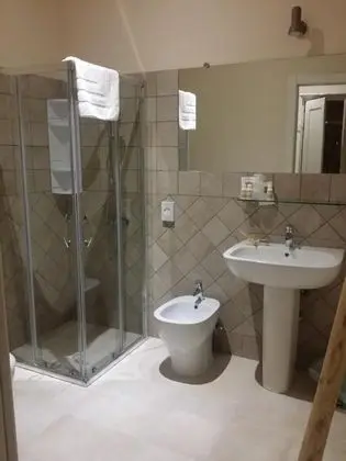 Üç Kişilik Oda