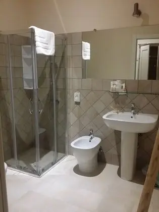 Üç Kişilik Oda