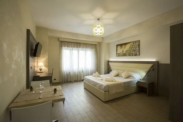 Tek Büyük veya İki Ayrı Yataklı Oda, Balkon