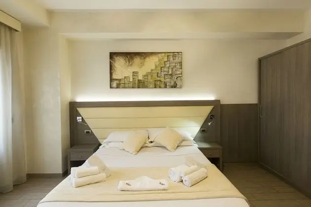 Tek Büyük veya İki Ayrı Yataklı Oda, Balkon