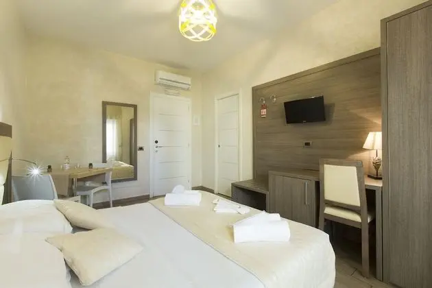 Tek Büyük veya İki Ayrı Yataklı Oda, Balkon