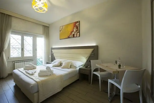 Tek Büyük veya İki Ayrı Yataklı Oda, Balkon
