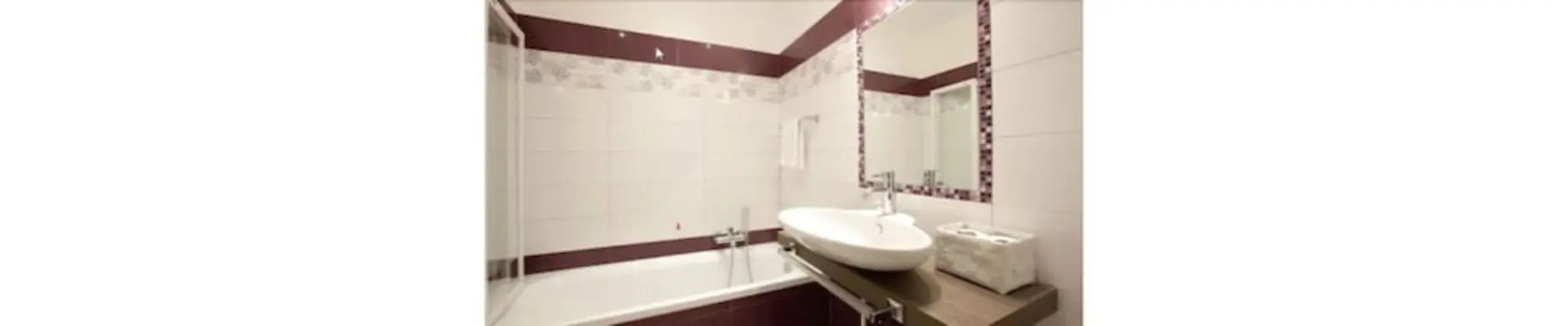 Tek Büyük veya İki Ayrı Yataklı Oda, Balkon