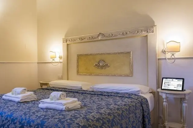 Classic Tek Büyük veya İki Ayrı Yataklı Oda