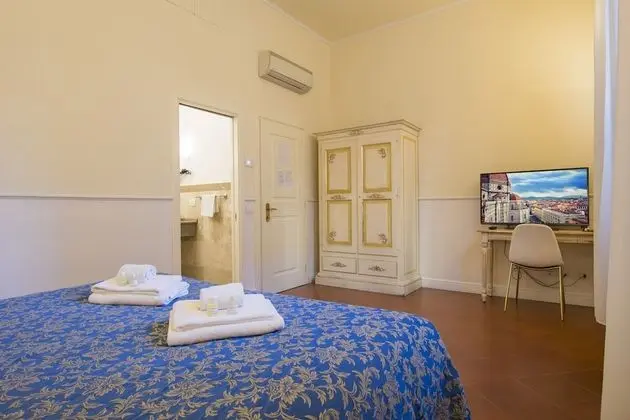 Classic Tek Büyük veya İki Ayrı Yataklı Oda