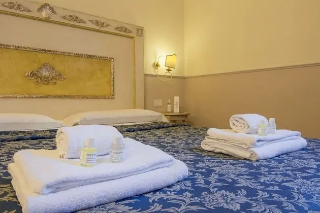 Classic Tek Büyük veya İki Ayrı Yataklı Oda