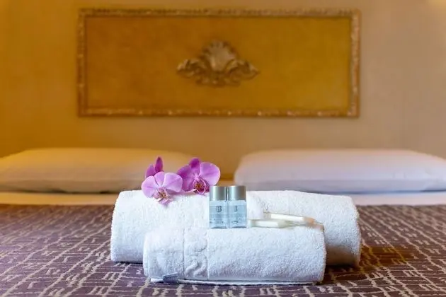 Classic Tek Büyük veya İki Ayrı Yataklı Oda