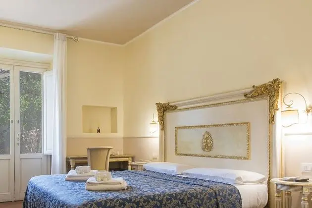 Comfort Üç Kişilik Oda, Bahçe Manzaralı