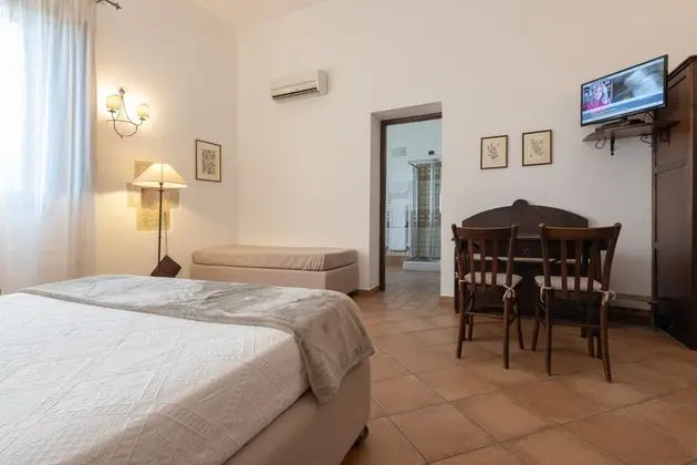 Superior Üç Kişilik Oda, Banyolu/Duşlu, Bahçe Manzaralı