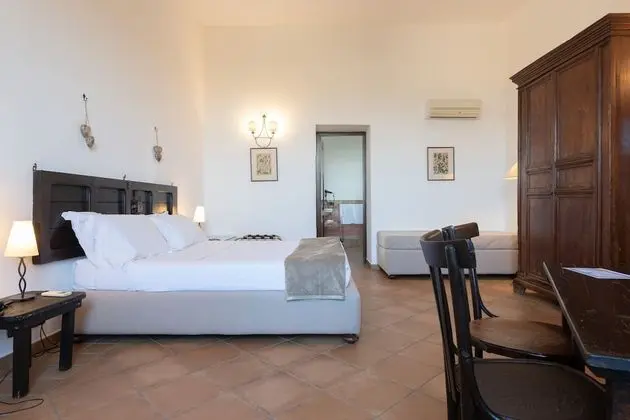 Superior Üç Kişilik Oda, Banyolu/Duşlu, Bahçe Manzaralı