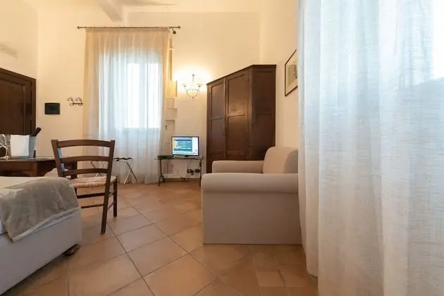 Superior Üç Kişilik Oda, Banyolu/Duşlu, Bahçe Manzaralı