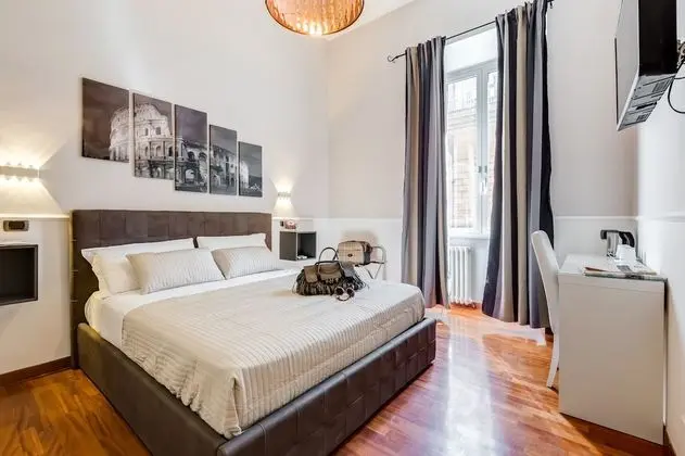 Tek Büyük Yataklı Oda (External private bathroom )