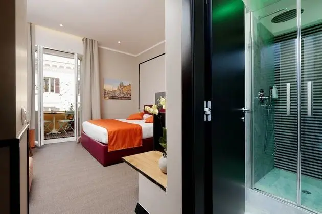 Tek Büyük Yataklı Oda, Balkon