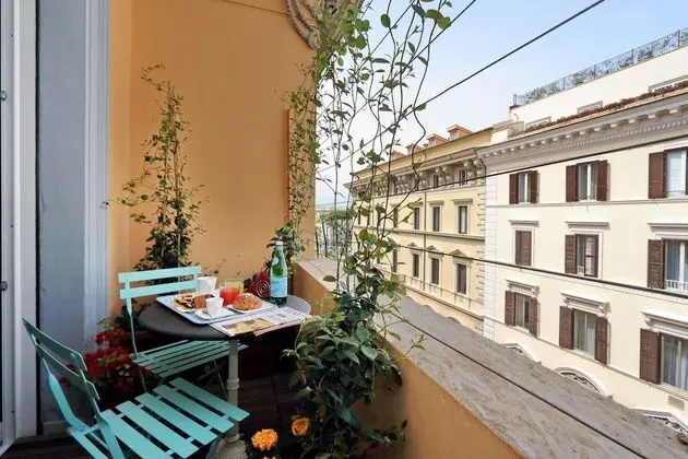 Tek Büyük Yataklı Oda, Balkon