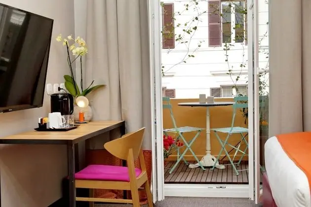 Tek Büyük Yataklı Oda, Balkon