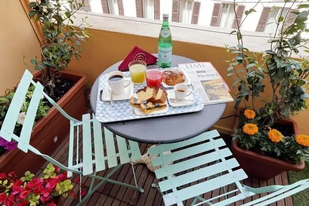 Tek Büyük Yataklı Oda, Balkon