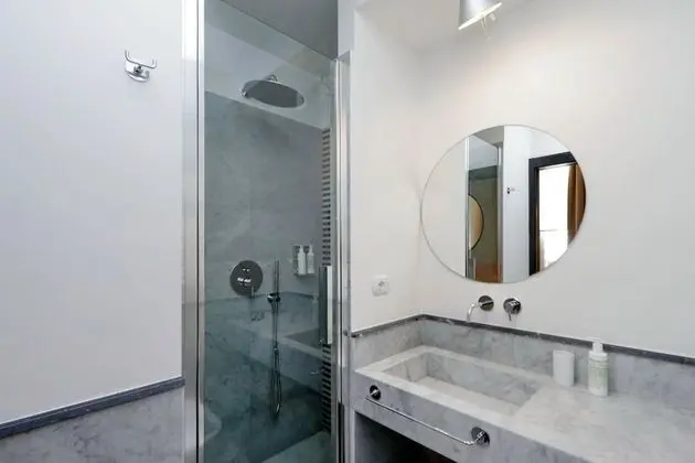 Tek Büyük Yataklı Oda, Balkon