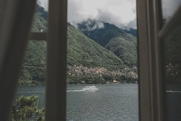 Süit, Balkon, Göl Manzaralı