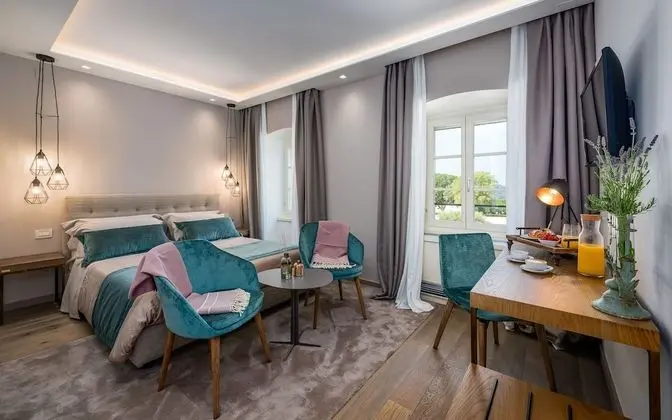 Standard Tek Büyük Yataklı Oda