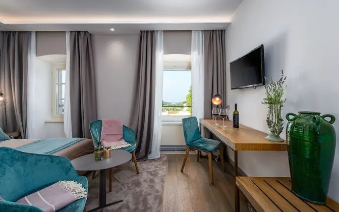 Standard Tek Büyük Yataklı Oda