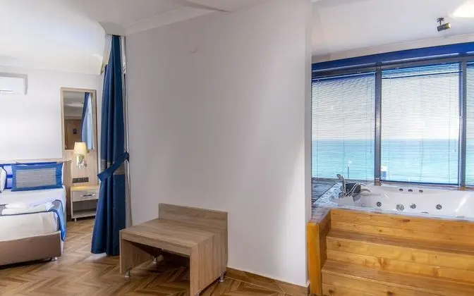 Exclusive Oda, Deniz Manzaralı