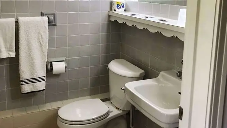 Standard Oda, 1 En Büyük (King) Boy Yatak, Sigara İçilebilir, Buzdolabı ve Mikrodalga